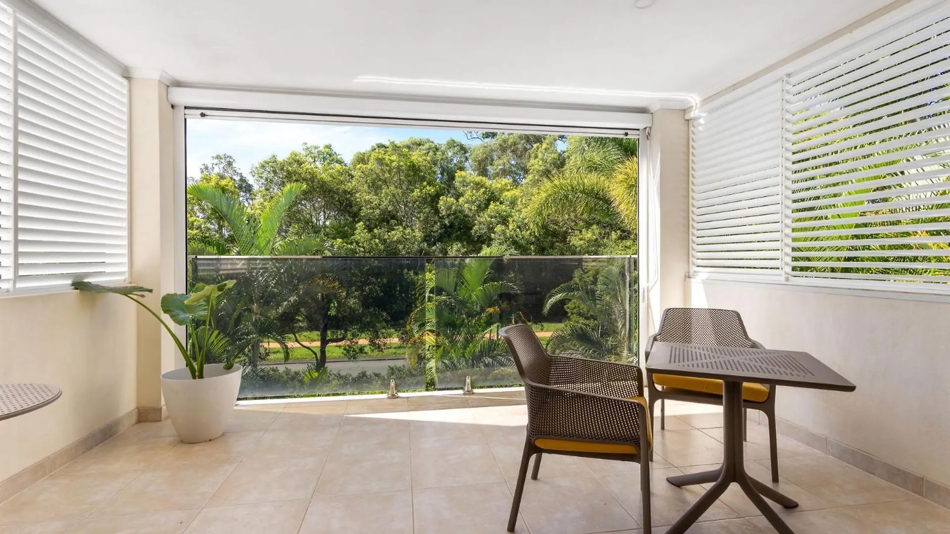 5 Pennant Court Peregian Springs Villa 0*,  Avustralya